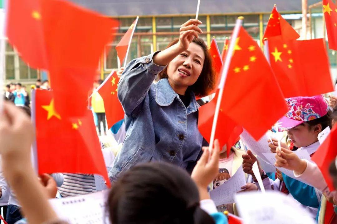 刘备手下将领那么多，刘备为什么让关羽镇守荆州？